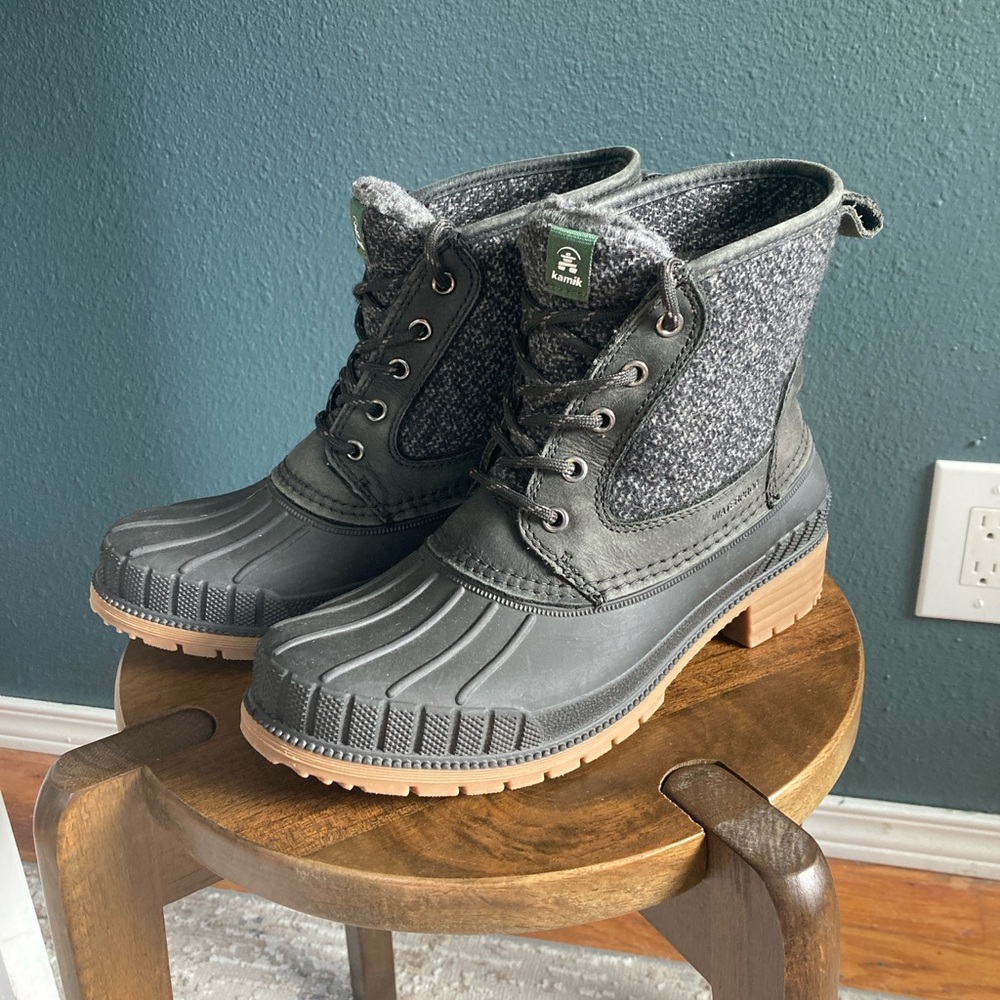Kamik Women's Grey and Tan Winter Rain Boots